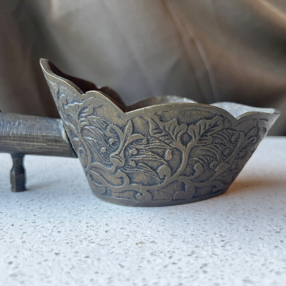 Antique Brass Chinese Silk Iron With Engraved Floral Design & Wooden Handle Fist - Picture 2 of 15